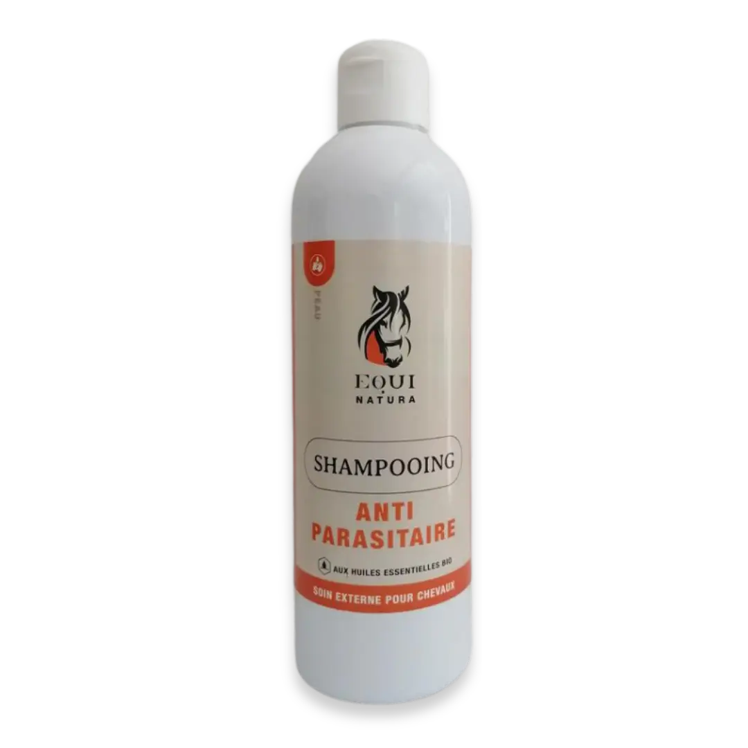 Shampooing Anti-Parasitaire nettoie la robe et les crins du cheval et éloigne les insectes. Shampoing doux naturelles à base d'eau florale et d'huiles essentielles bio aux propriétés répulsives insectes. 