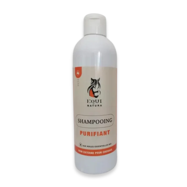 Shampooing Purifiant nettoie la robe et purifie l'épiderme en cas de troubles cutanés. Shampoing doux naturel à base d’eau florale et d’huiles essentielles bio aux propriétés antibactériennes, antifongiques, antiseptiques , immunostimulantes et purifiantes Recommandée en cas de dermite, gale de boue, crevasses et autre infection bactérienne ou fongique.